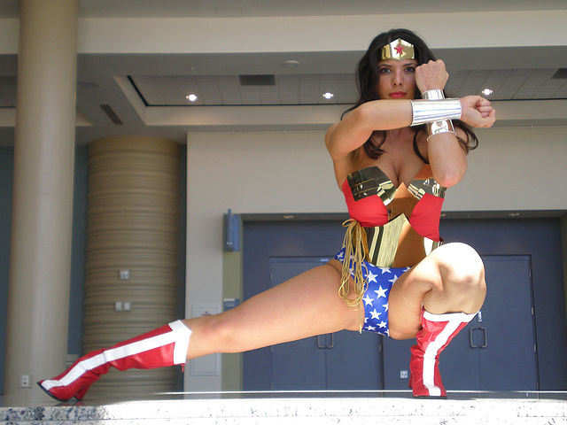 these-17-incredible-wonder-woman-cosplayers-will-explode-your-brain-327293