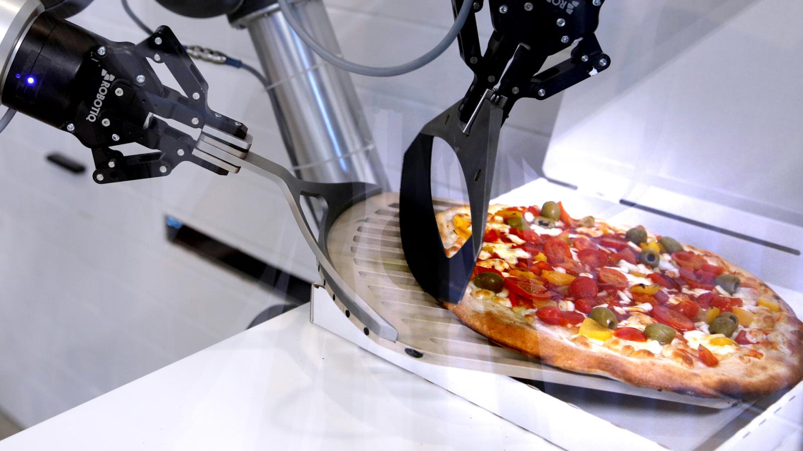 pizza-robot-qz-still